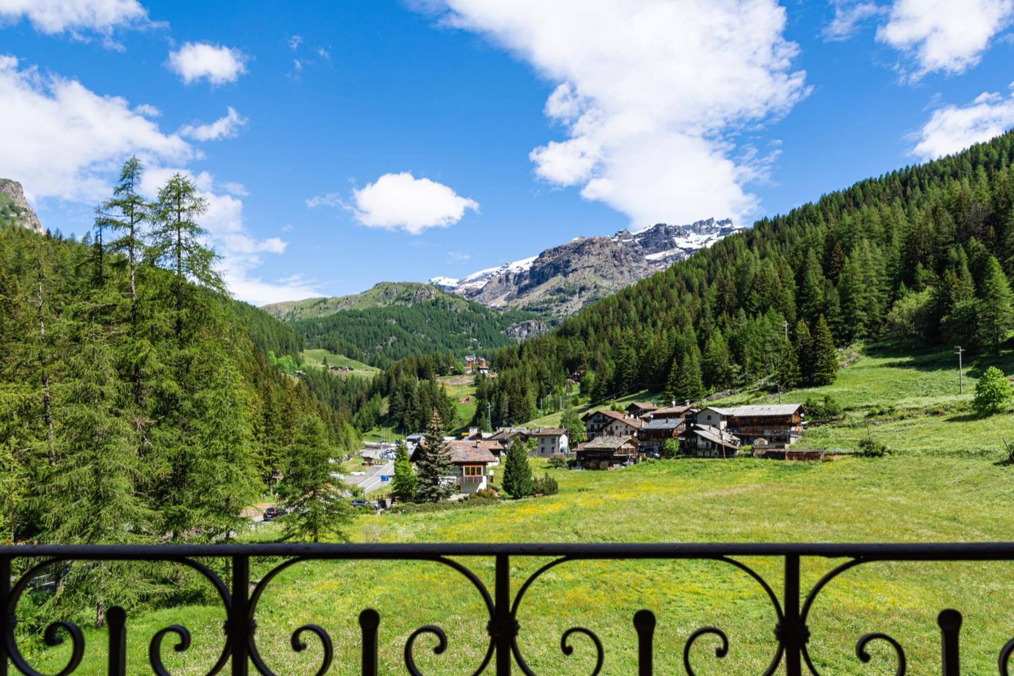 Albergo Monte Cervino ชัมโปลุก ภายนอก รูปภาพ